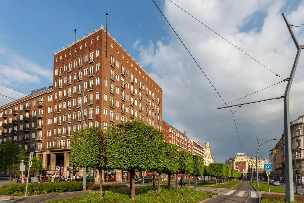 Luxurious Karoly Apartment In The Heart Of Budapešť