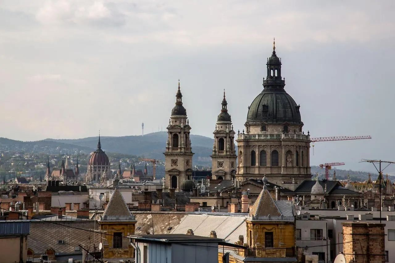 Luxurious Karoly Apartment In The Heart Of Budapešť